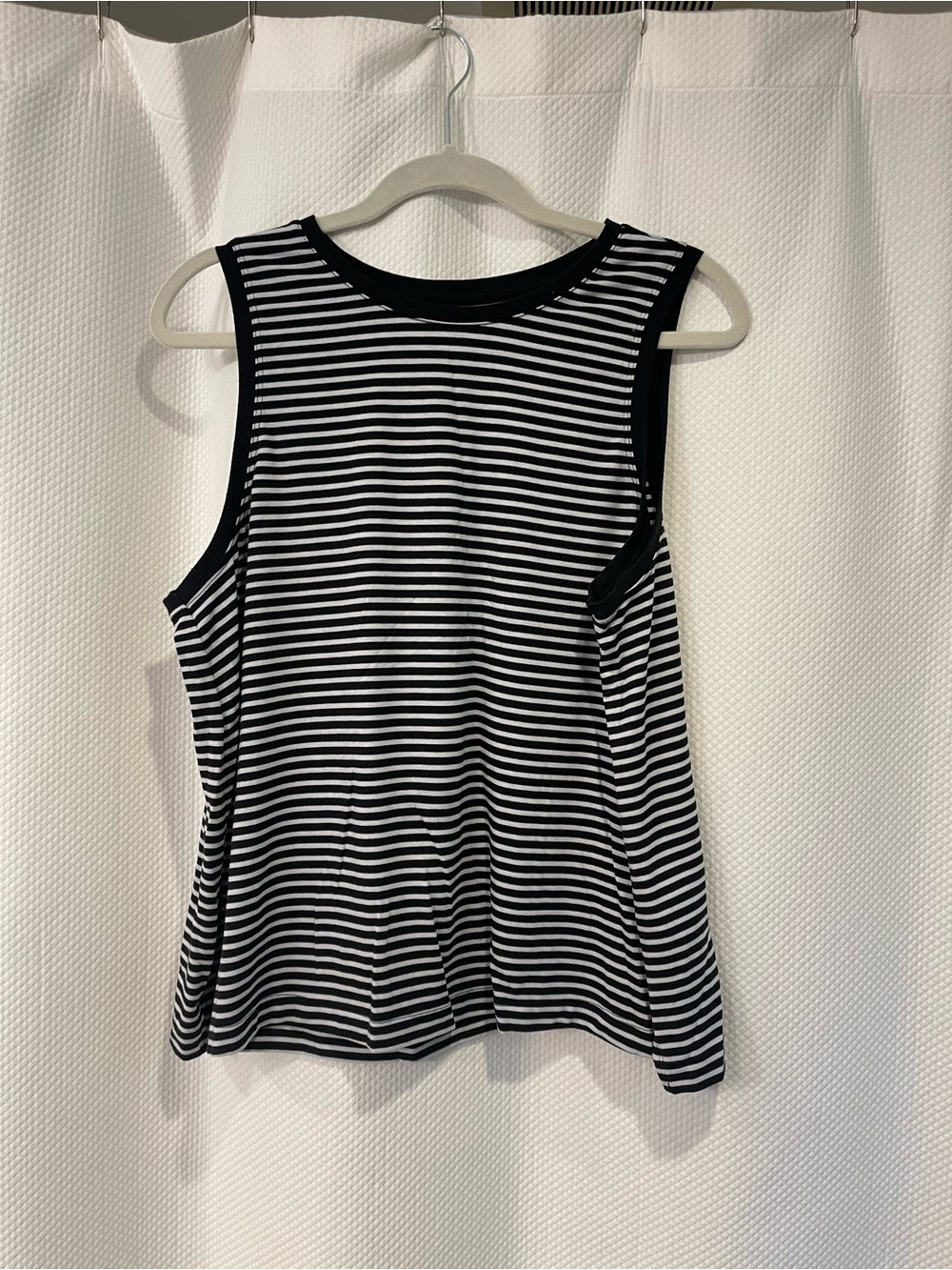 Lands end Women’s Black & White Striped Sleeveless Tank Top,lg
